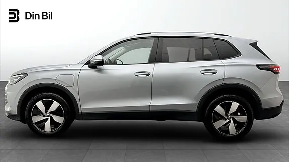 Volkswagen Tiguan 2025 photo 2