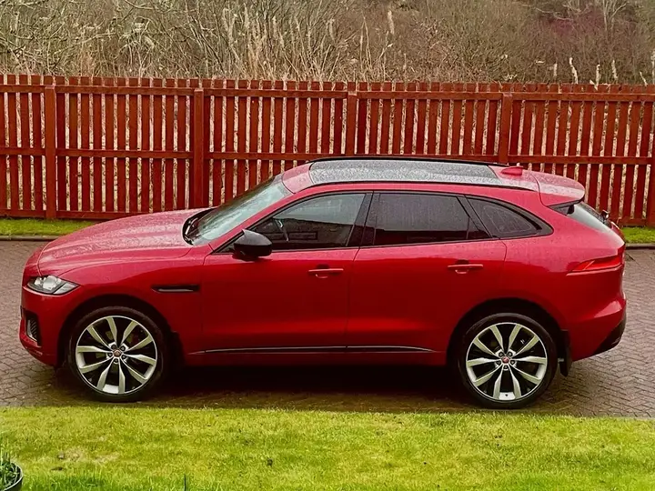 Jaguar F-Pace 2016 photo 2