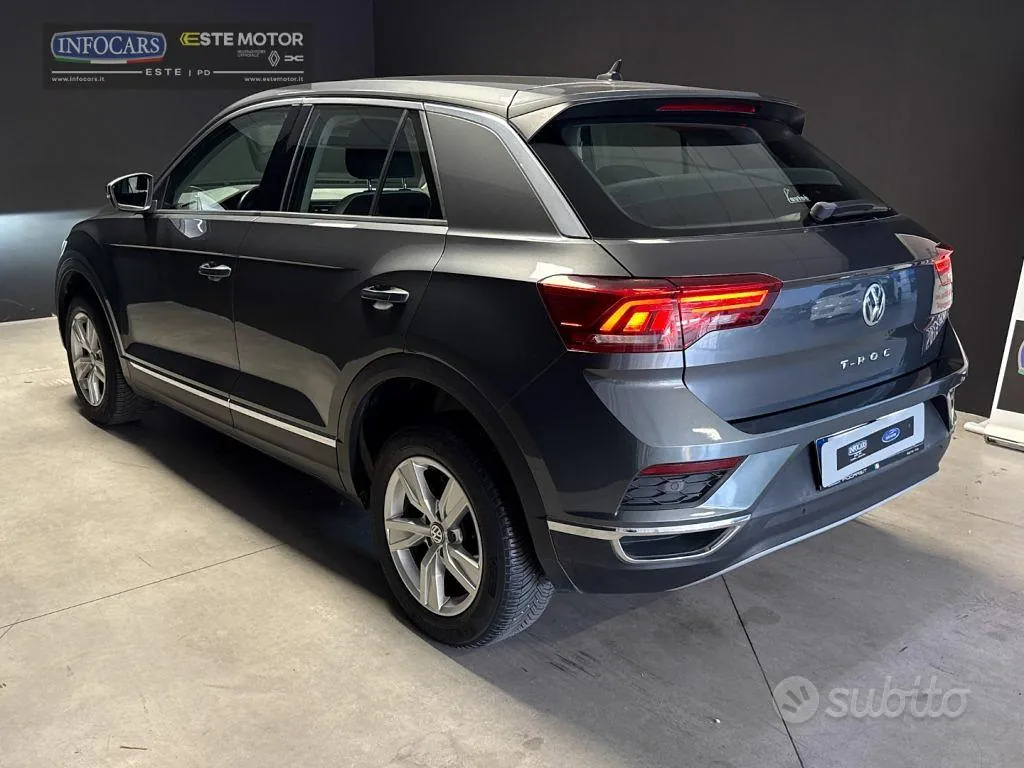 Volkswagen T-Roc 2019 photo 2