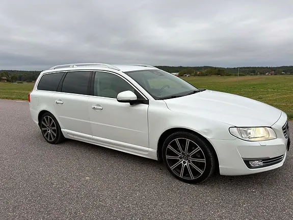 Volvo V70 2016 photo 2