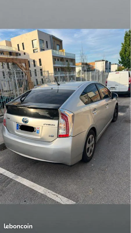 Toyota Prius 2014 photo 2