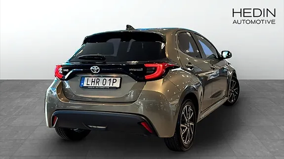 Toyota Yaris 2023 photo 2