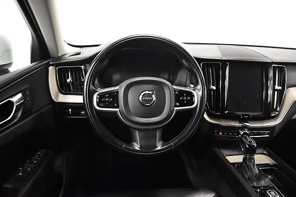 Volvo Xc60 2019 photo 2
