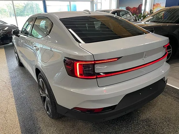 Polestar 2 2023 photo 2
