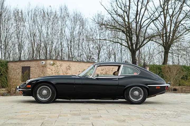 Jaguar E-Type 1971 photo 5