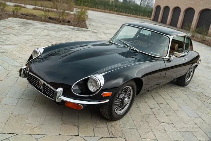 Jaguar E-Type 1971 photo 4