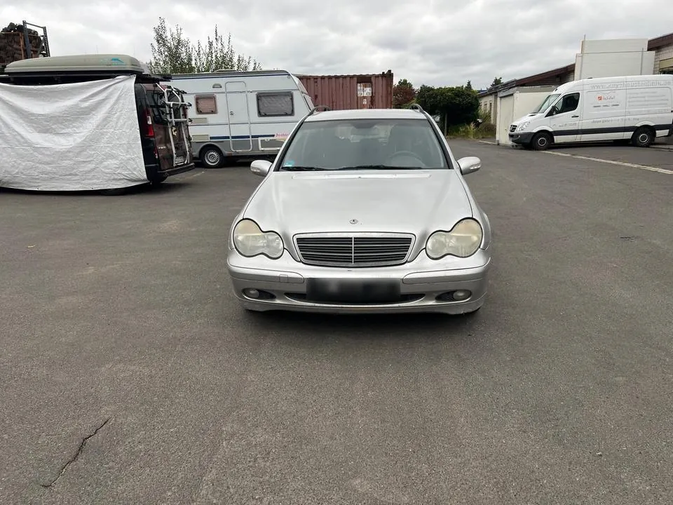 Mercedes-Benz C 220