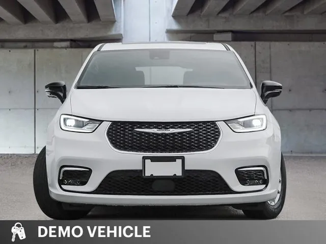 Chrysler Pacifica 2026 photo 2