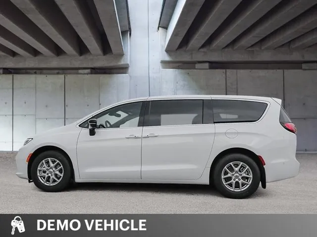 Chrysler Pacifica 2026 photo 4