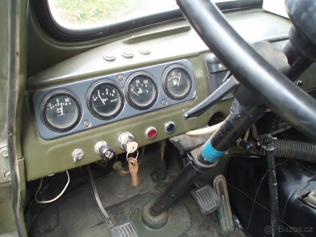 UAZ 452D photo 4