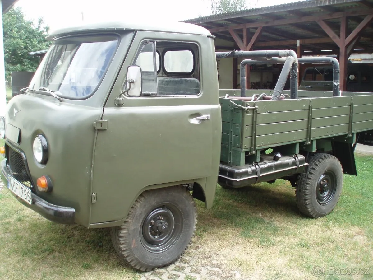 UAZ 452D
