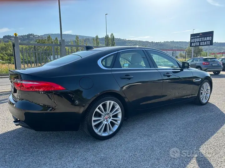 Jaguar Xf 2018 photo 4