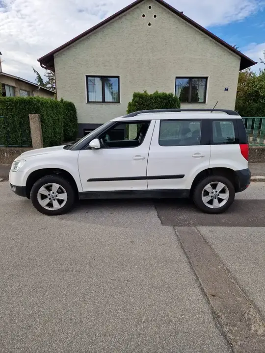 Skoda Yeti 2012 photo 2