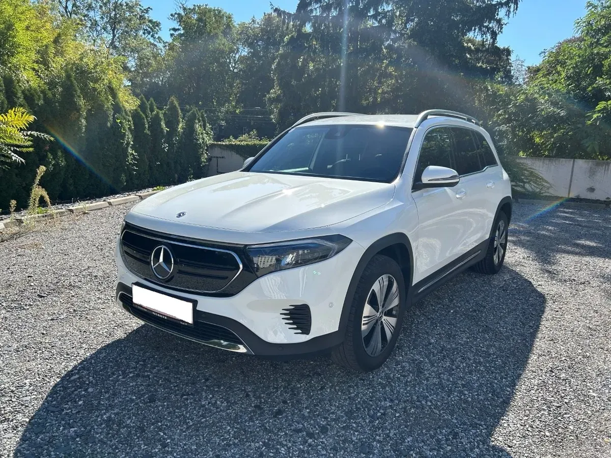 Mercedes-Benz Eqb