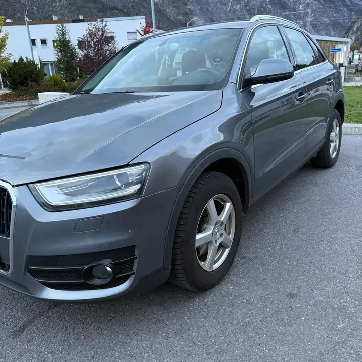 Audi Q3 2012 photo 2