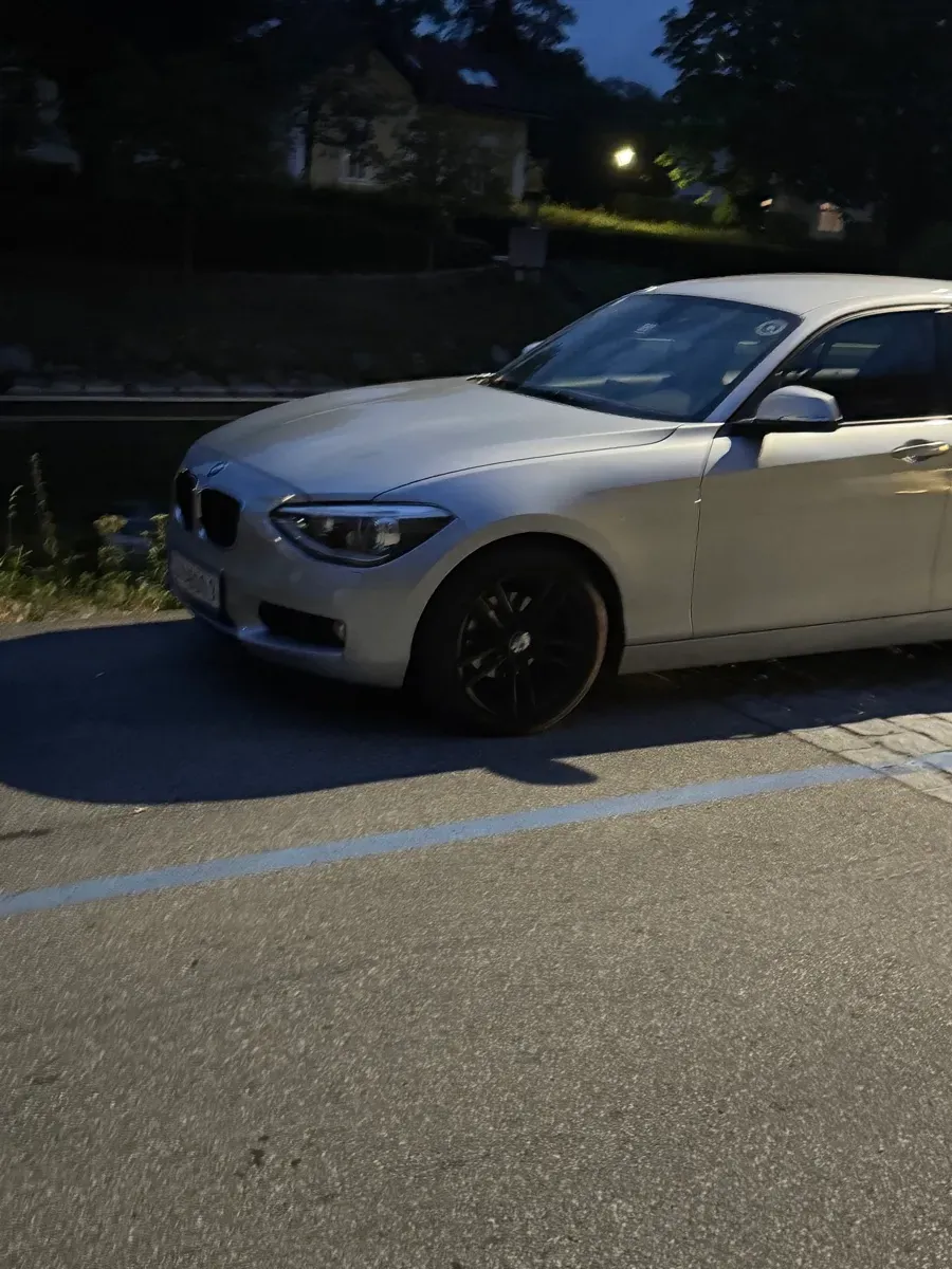 BMW 1 Series 2011 photo 2
