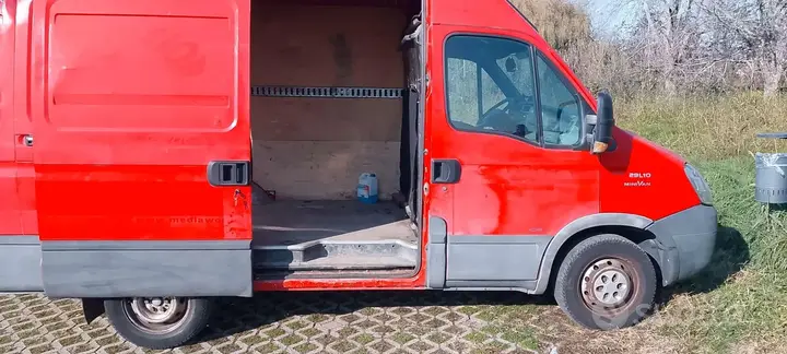 Iveco Daily 2009 photo 2