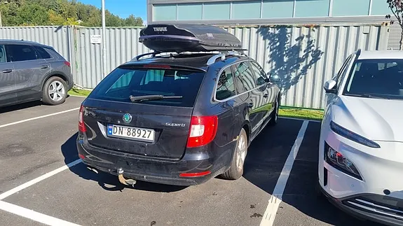 Skoda Superb 2012 photo 3