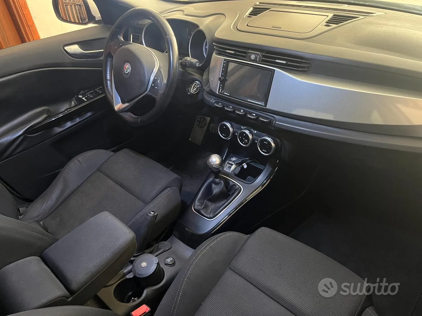 Alfa Romeo Giulietta 2012 photo 4