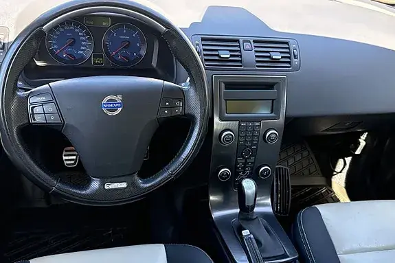 Volvo S40 2010 photo 5