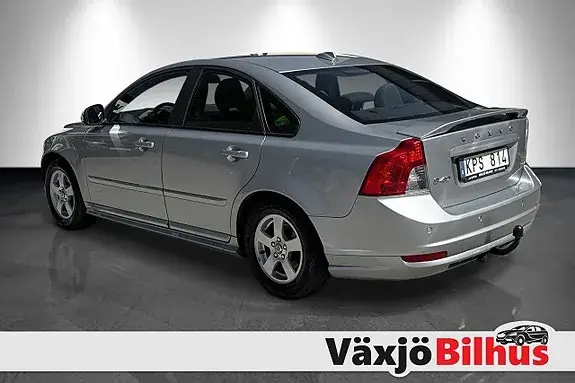 Volvo S40 2010 photo 2