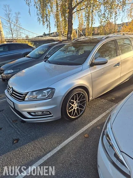 Volkswagen Passat 2013 photo 2