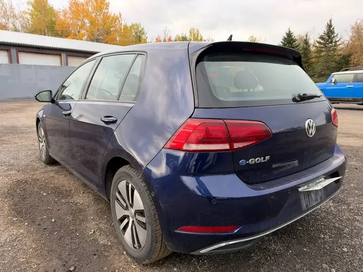Volkswagen E-Golf 2017 photo 2
