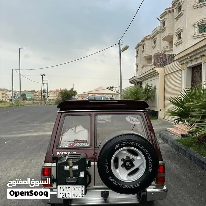 Nissan Patrol 1996 photo 2
