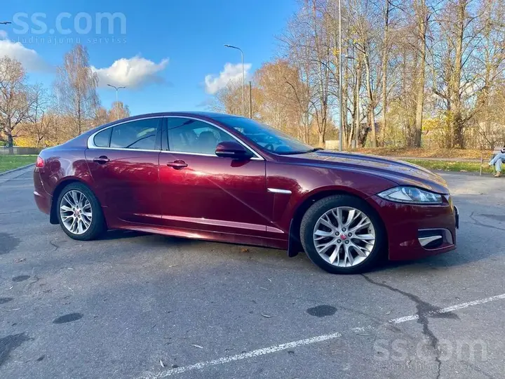 Jaguar Xf 2015 photo 2