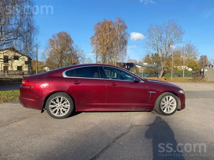 Jaguar Xf 2015 photo 3