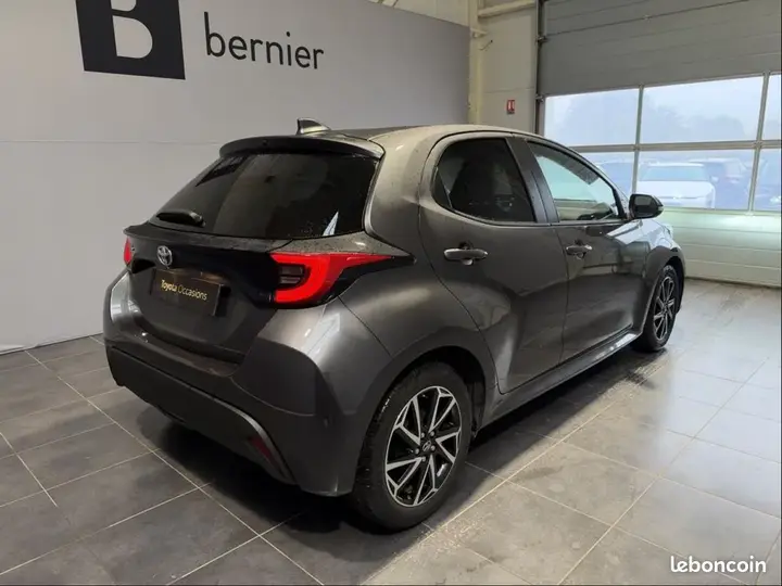 Toyota Yaris 2022 photo 3