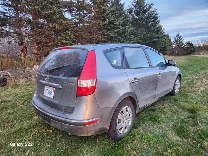 Hyundai Elantra 2012 photo 2