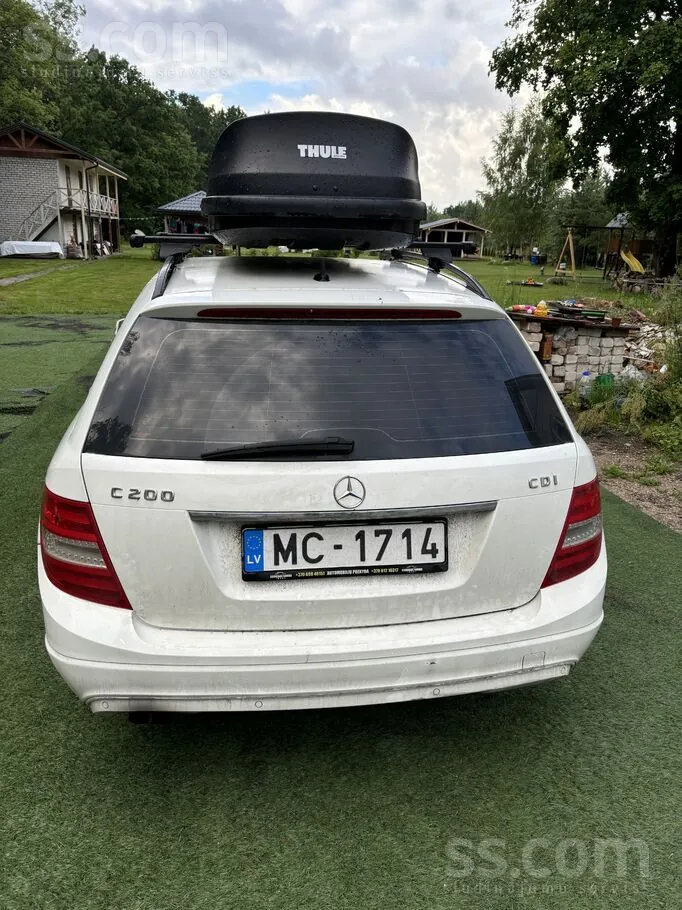Mercedes-Benz C200 2012 photo 2