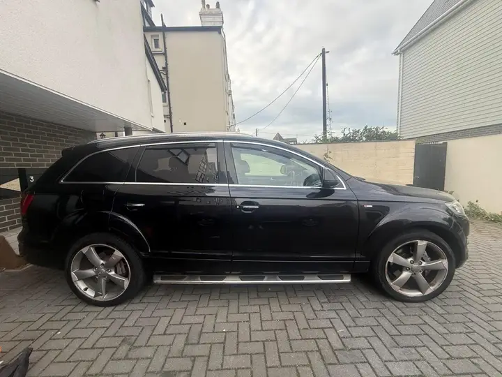 Audi Q7 2014 photo 2