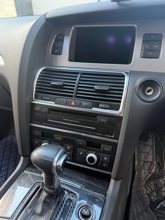 Audi Q7 2014 photo 5
