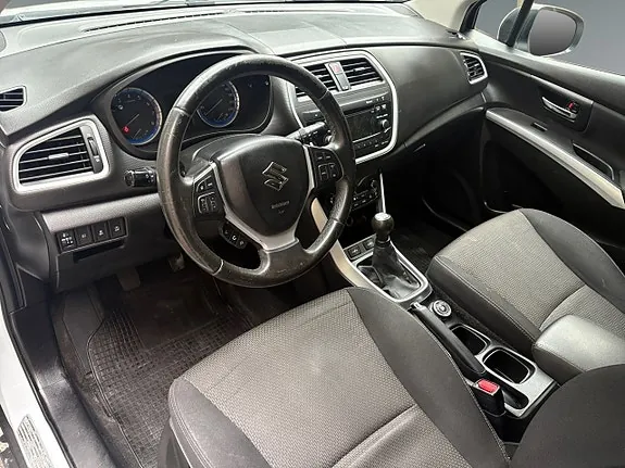 Suzuki S-Cross 2015 photo 5