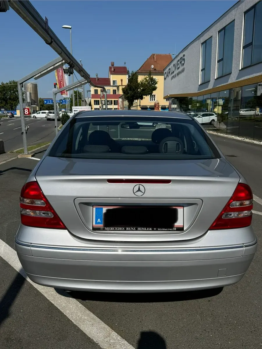 Mercedes-Benz C-Class 2003 photo 2