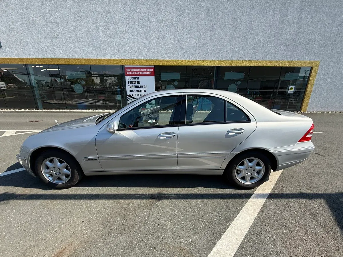 Mercedes-Benz C-Class 2003 photo 3