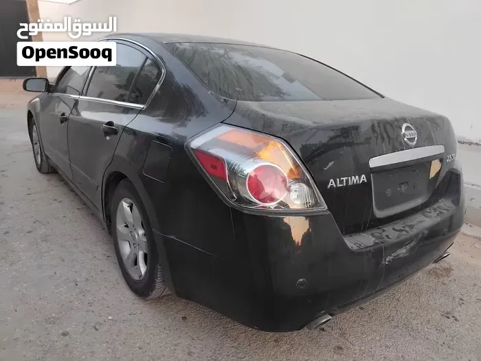 Nissan Altima 2010 photo 2