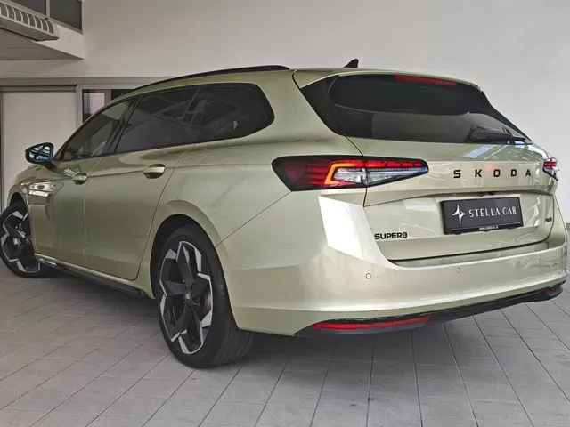 Skoda Superb Combi 2025 photo 3