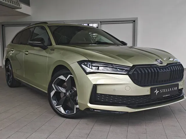 Skoda Superb Combi 2025 photo 2
