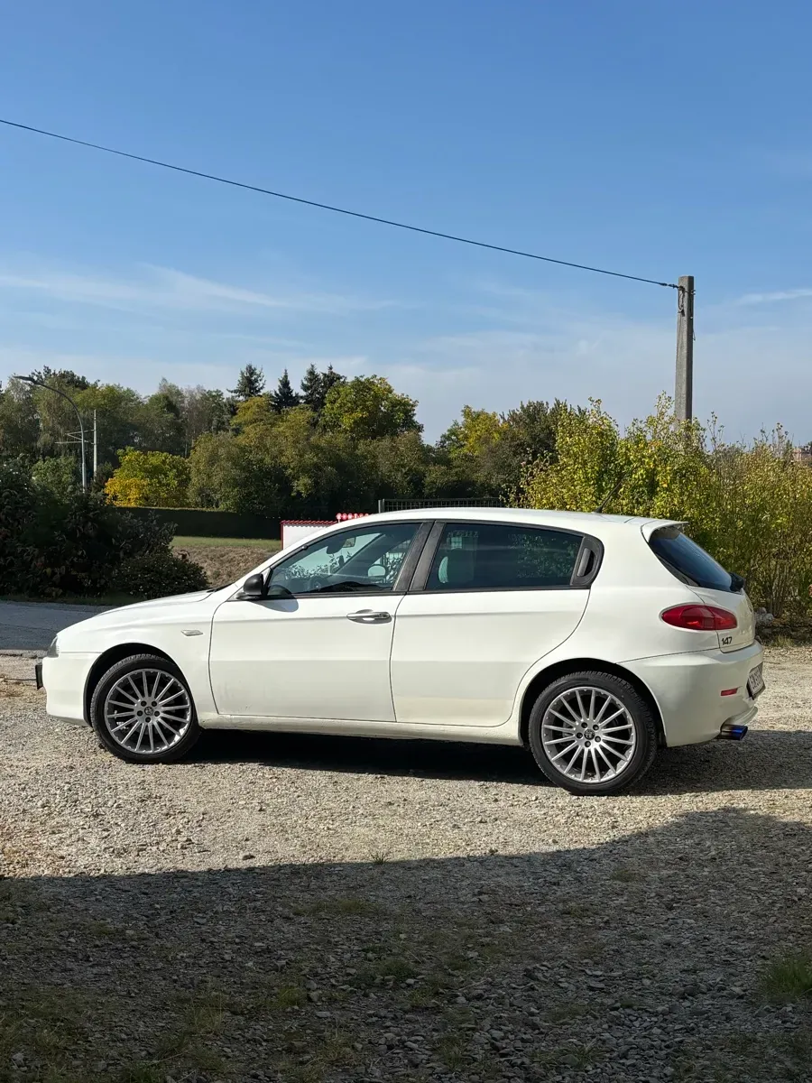 Alfa Romeo 147 2009 photo 3