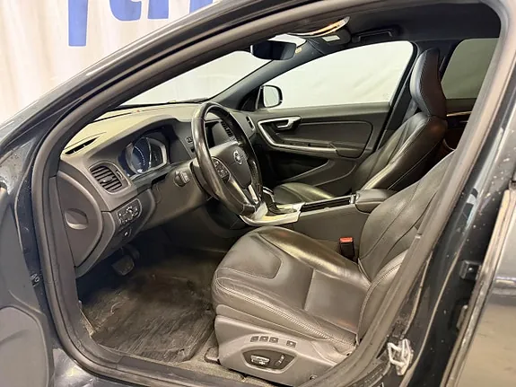 Volvo V60 Cross Country 2017 photo 5