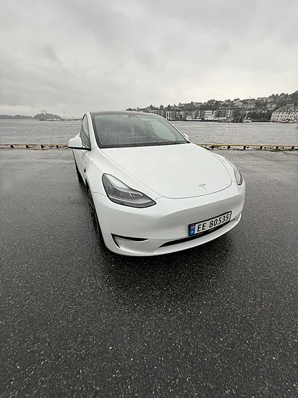 Tesla Model Y 2022 photo 3