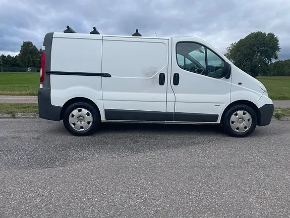 Opel Vivaro 2012 photo 2