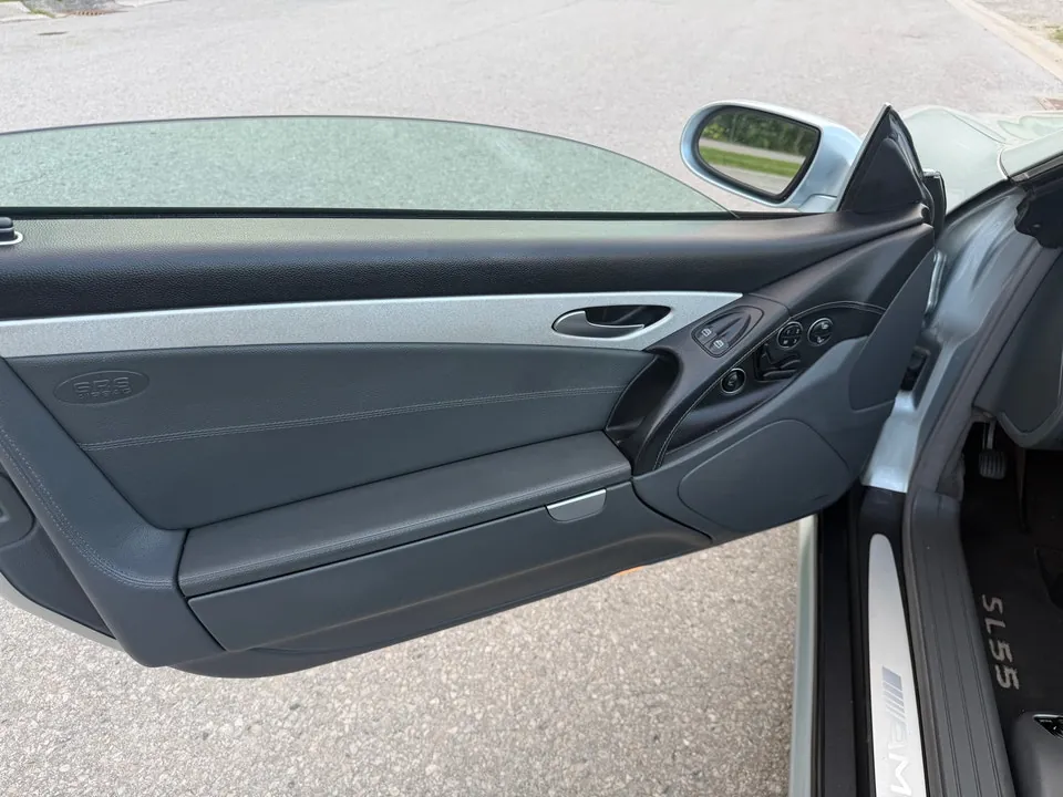 Mercedes-Benz Sl-Class 2004 photo 2