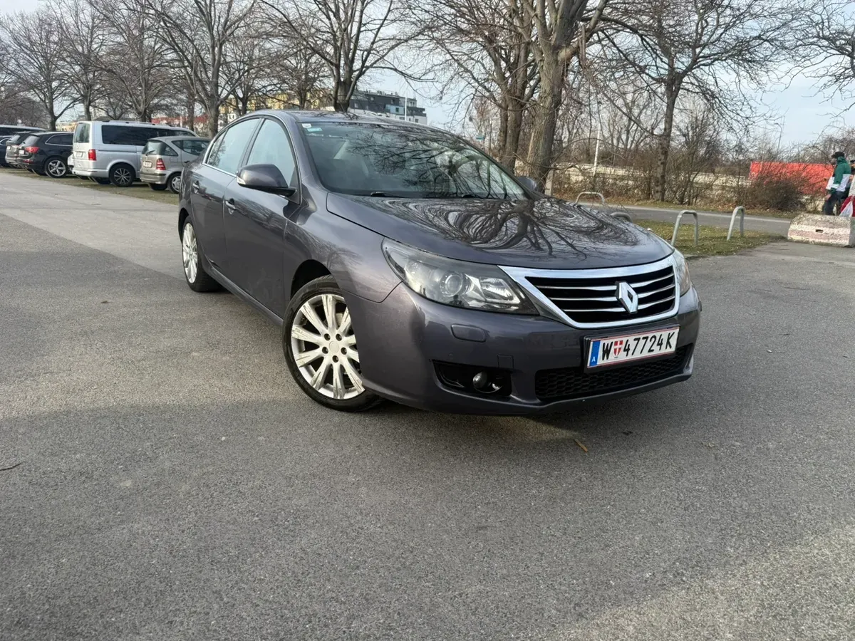 Renault Latitude 2011 photo 3