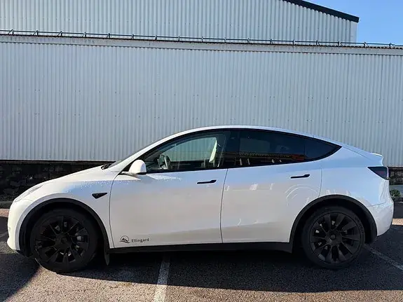 Tesla Model Y 2024 photo 4
