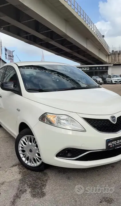 Lancia Ypsilon 2017 photo 2