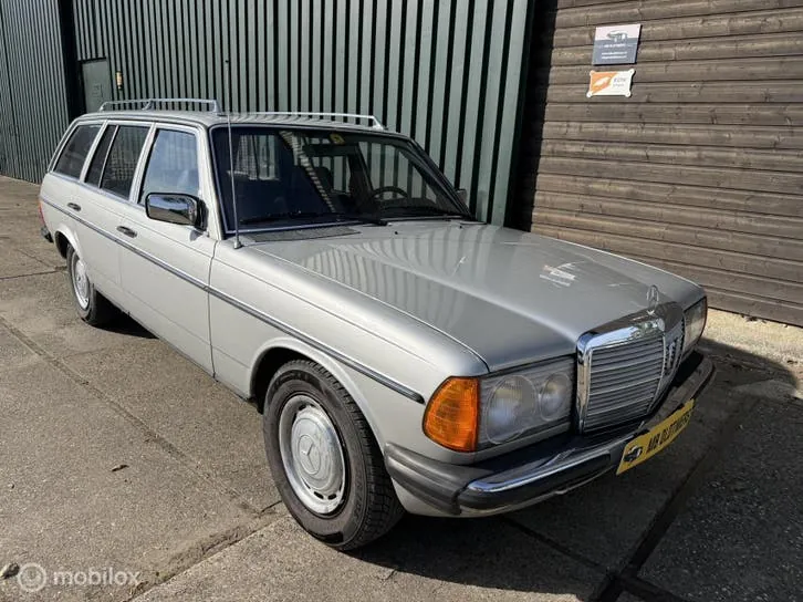 Mercedes-Benz W123